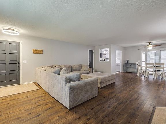 3rd image of 11325 N May Ave APT D
