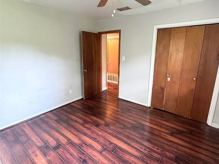 4541 Marseille Dr — Photo 10