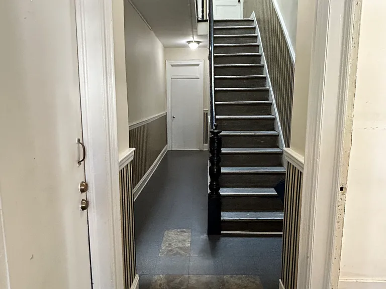 219 Highland Pl #1R — Photo 10