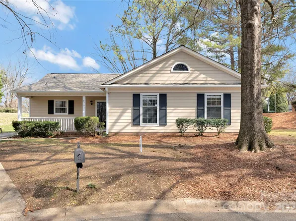 8701 Gainsford Ct, Charlotte, NC 28210