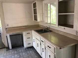 28 Highland Ave APT 2, Gardiner, ME 04345