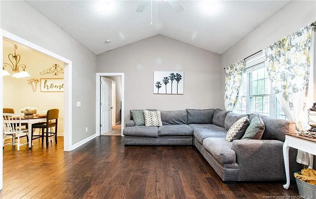 3 bed, 2.0 bath, 1350 sqft, $1,850 — Photo 4