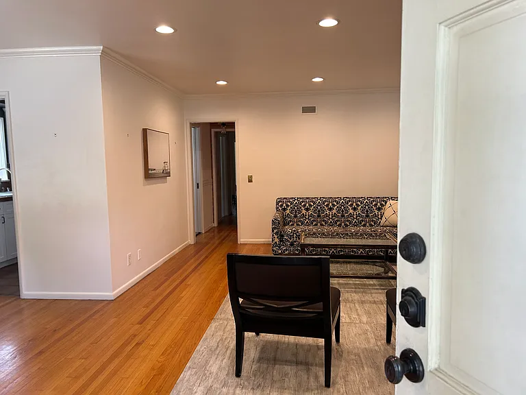 1325 N Central Ave — Photo 2