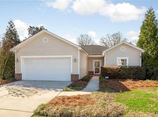 10942 Kempsford Dr, Charlotte, NC 28262