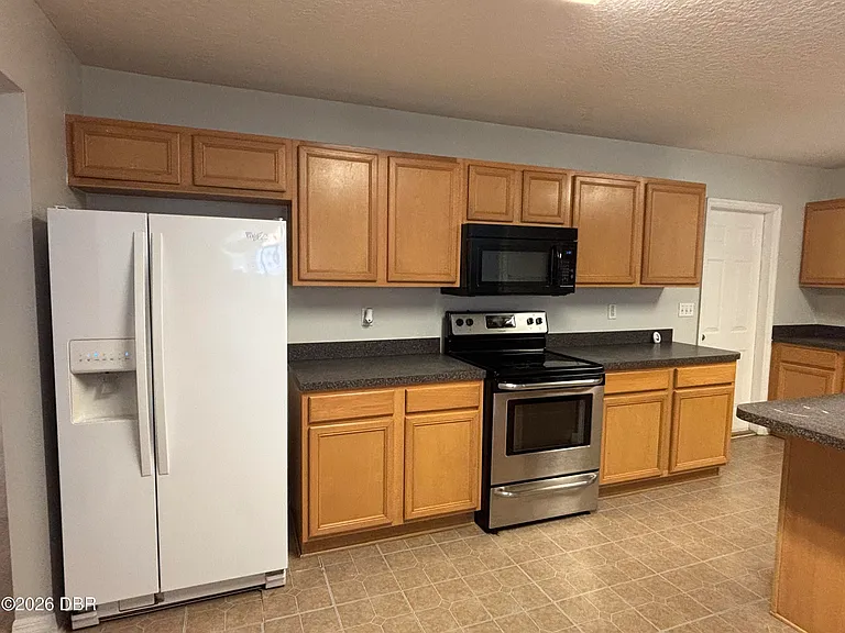 35 Rae Dr — Photo 8