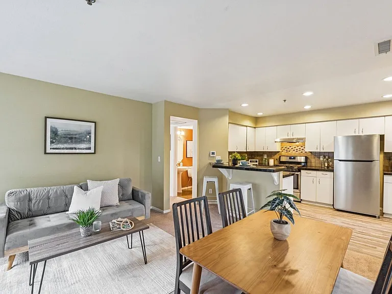 16219 Northup Way #C201 — Photo 5