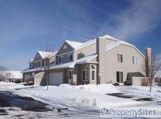1205 Pecks Woods Dr, New Brighton, MN 55112