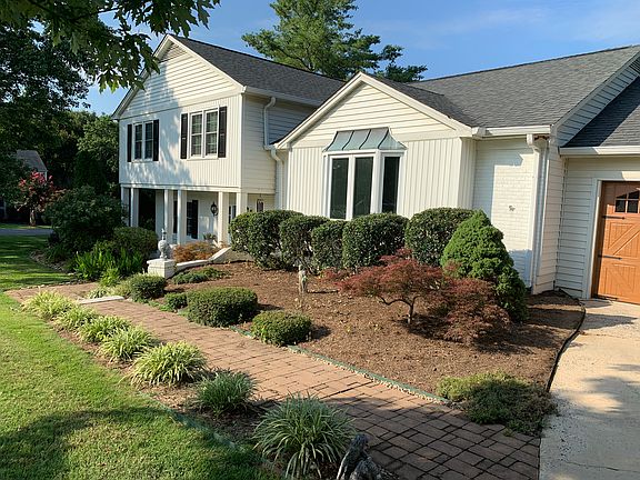 3rd image of 3425 Sherwood Cir