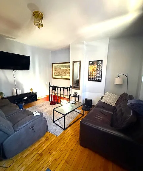 281 E St #1 — Photo 1