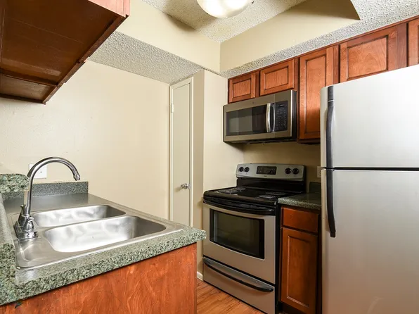 Oak Springs Apartments