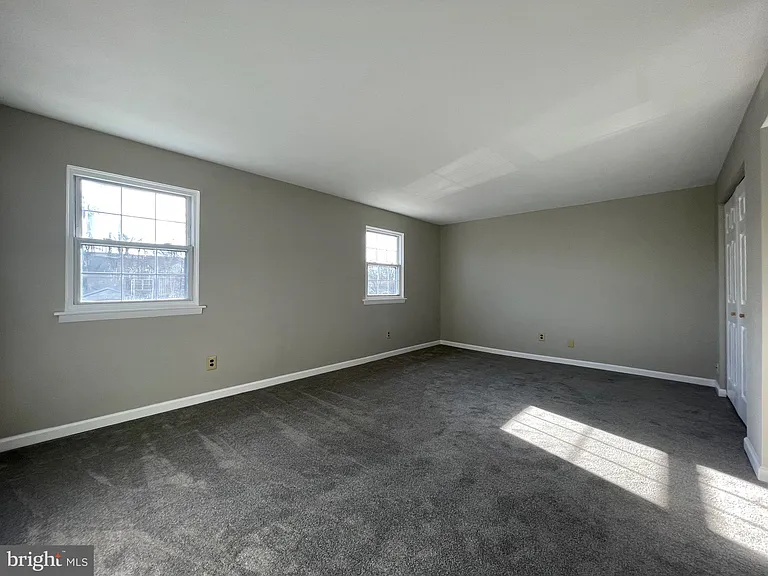 21 Shannon Dr — Photo 13