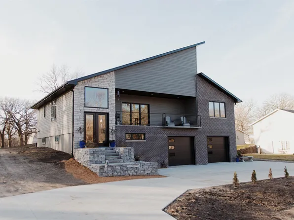25979 Oak Ln, Spirit Lake, IA 51360