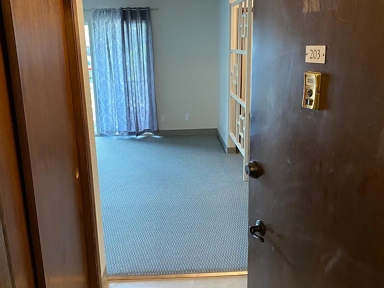 301 S Pine St #202 — Photo 2