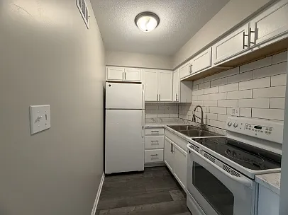 611 Ewing Avenueapt #A — Photo 7