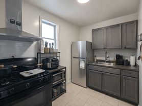 605 E 5th St, Brooklyn, NY