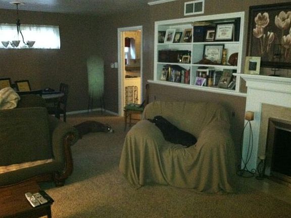 Living room w/ fireplace