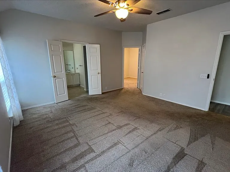 4600 Parkview Ln — Photo 1