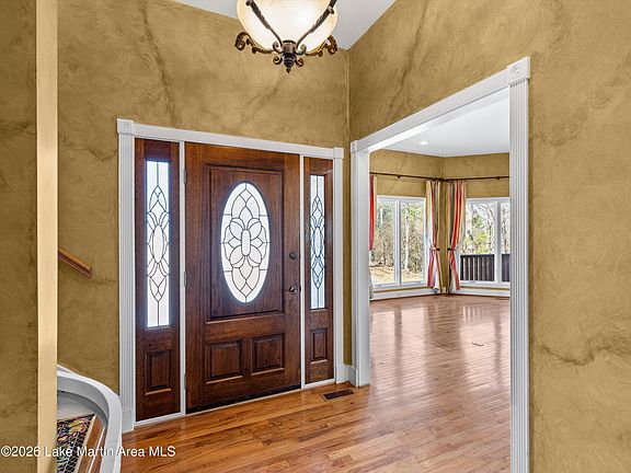 3rd image of 428 Windy Wood