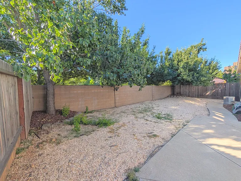 2756 Red Clover Way — Photo 33