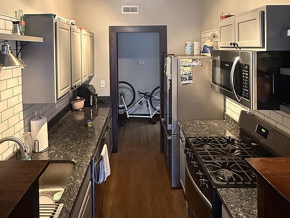 5th image of 2030 N Delaware St APT 6