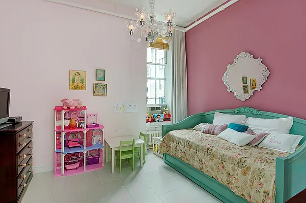 Sold by Corcoran | media 14