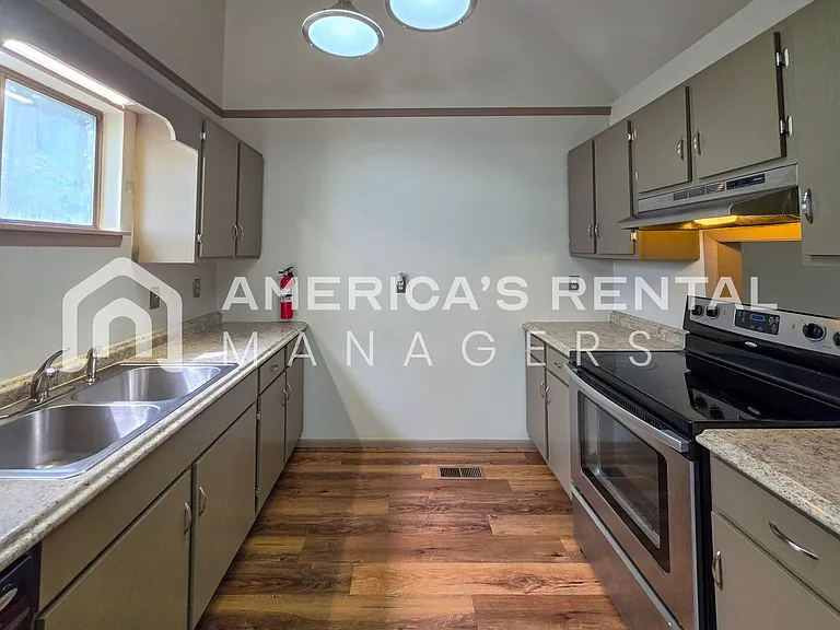 3100 Apple Valley Ln — Photo 15