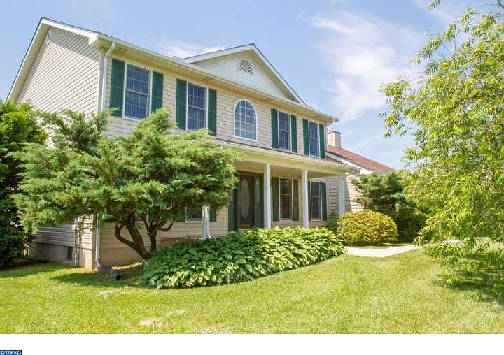 1st image of 323 Brady Ln
