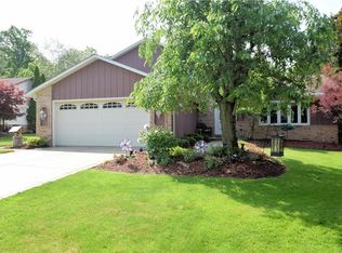 9205 Running Brook Dr, Parma, OH 44130