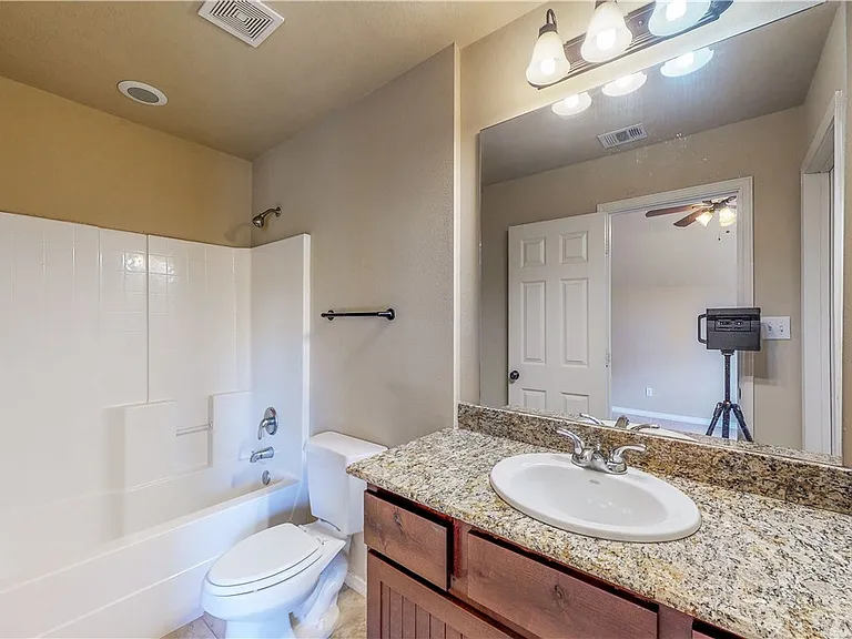 3414 Cullen Trl — Photo 21