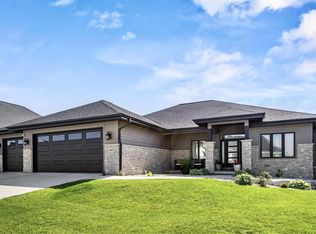 802 Lynn St, Waunakee, WI 53597