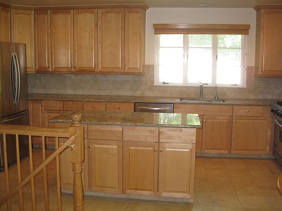 Updated eat-in Kitchen