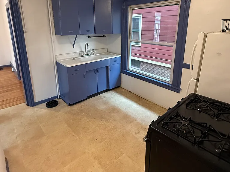 36 Rowley St #2 — Photo 6