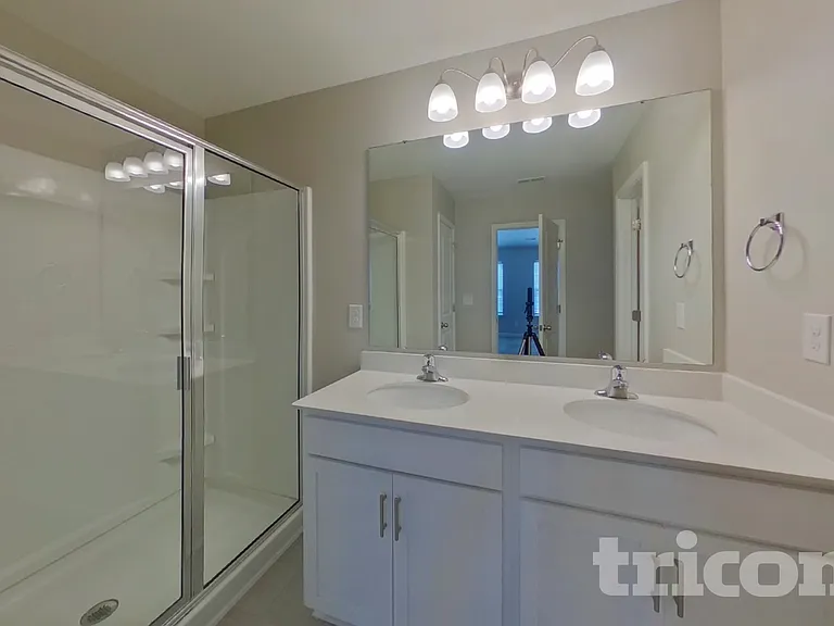 2653 McIntosh St — Photo 9