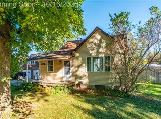 19680 Hilton Dr, Southfield, MI