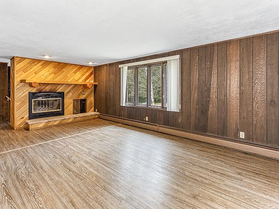 4th image of 2487 Columbus Rd