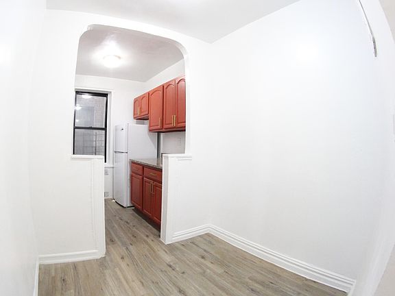 3rd image of 1200 College Ave #3E-1