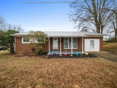 219 Melrose Dr, Hurricane, WV, 25526