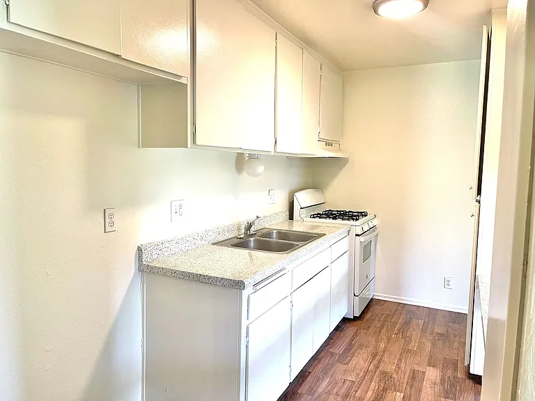 Arrowhead Commons — Photo 22