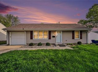 608 NE 67th St, Gladstone, MO 64118