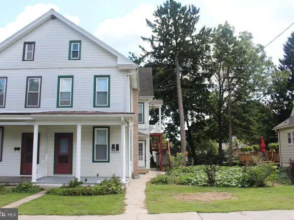 638 E Maple St, Annville, PA 17003