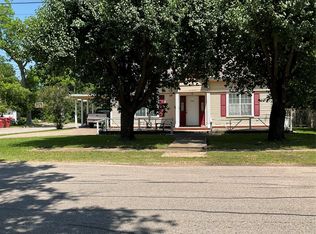 1020 Park Ave, Bonham, TX 75418
