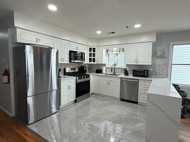253 Terrace Ave #1 — Photo 3