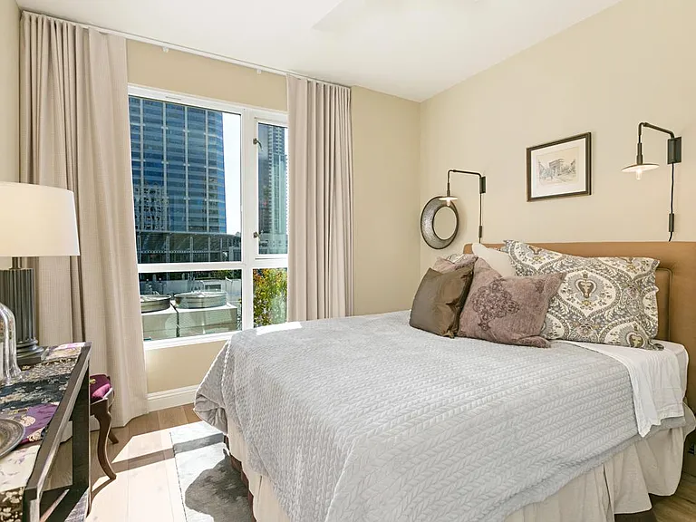 1240 India St #402 — Photo 12