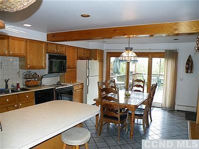 Great kitchen w/tiled floors. Appliances all included in sale.