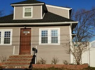 22 Rutland Rd, Freeport, NY 11520