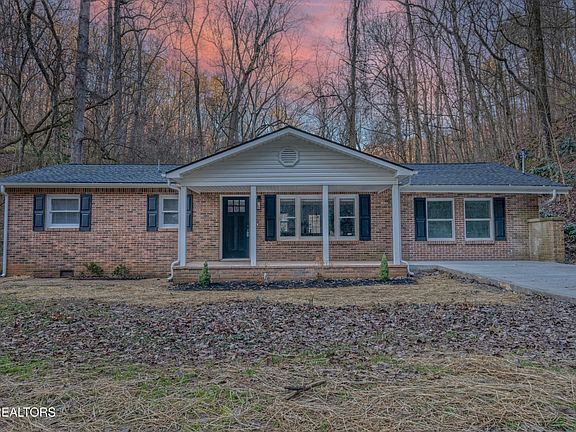 3rd image of 9003 Tedford Ln