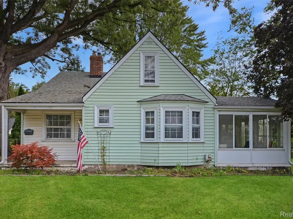 20711 Gaukler St, Saint Clair Shores, MI 48080