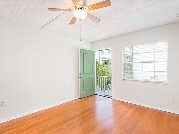5th image of 3211 W De Leon St APT 15