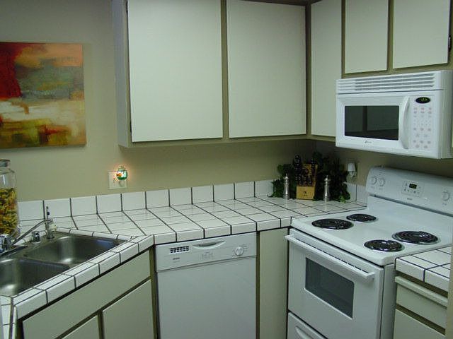 2nd image of 1670 Clayton Rd APT 25