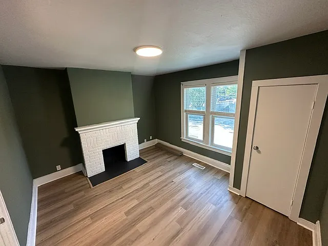 655 Jackson St — Photo 11